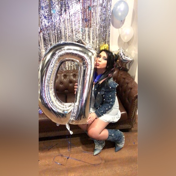 Meet your Posher, Nicole - Picture 9 of 10